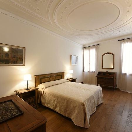 Le Due Corone Bed & Breakfast Venedik Dış mekan fotoğraf